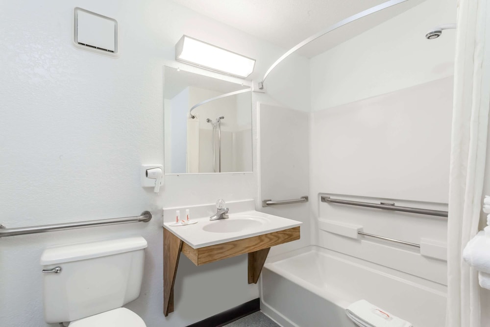 Super 8 by Wyndham Norwich 18/28