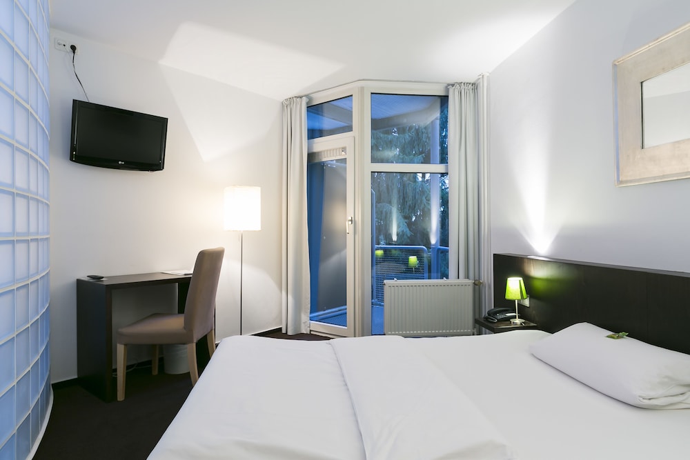 Budget, Single, Wald & Golfhotel Lottental 12/14