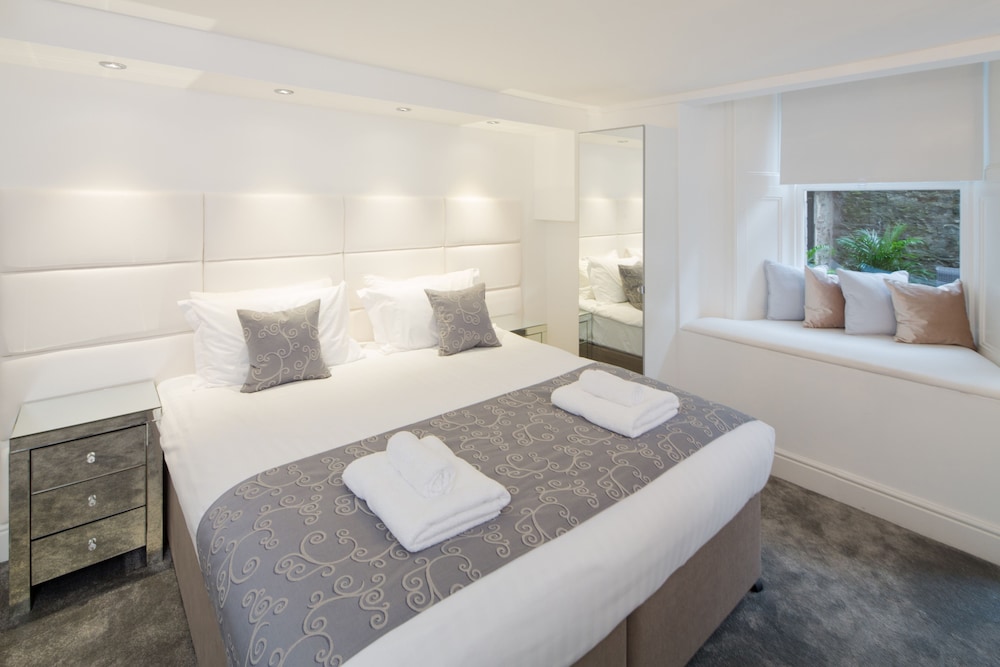 Edinburgh Castle Apartments And Suites 14/55