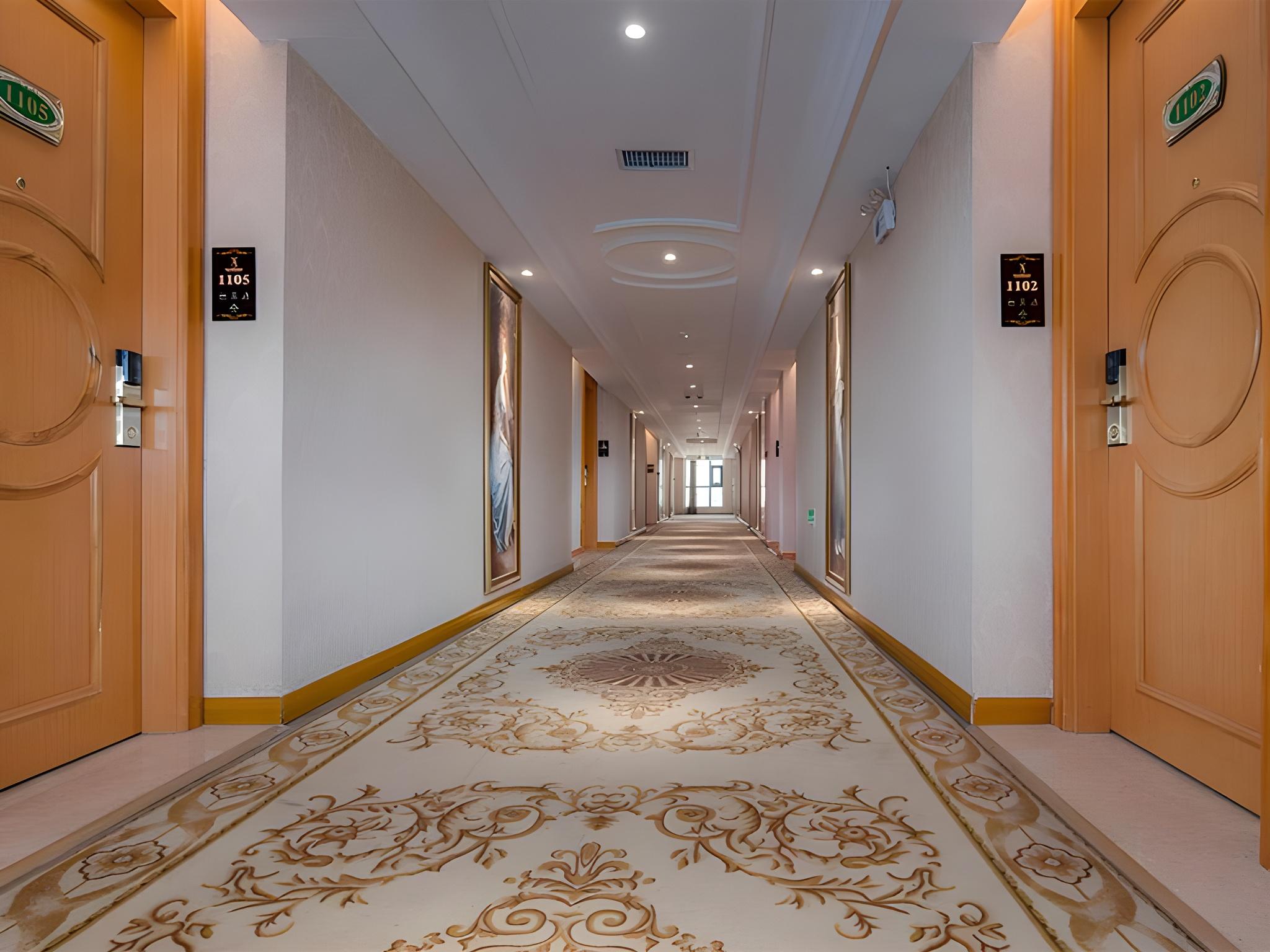 Vienna International Hotel (Xi'an Terra Cotta Warriors) 33/43