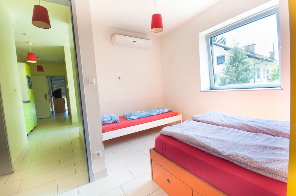 Simbol Rooms 11/41