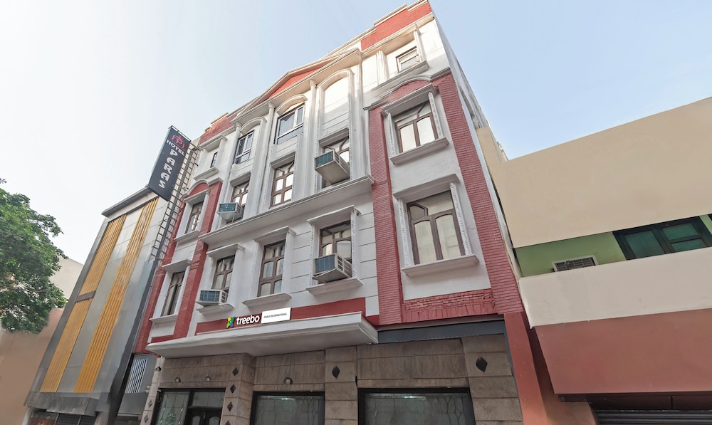 Hotel Paras International 6/49