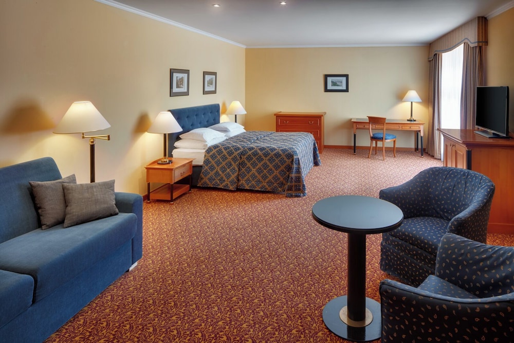 Savoy Hotel Prague 59/82