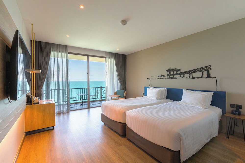 NOVOTEL KOH SI CHANG 16/41