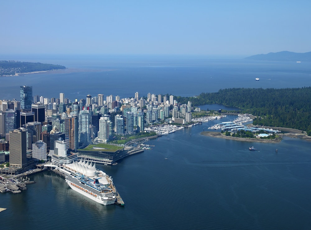 Pan Pacific Vancouver 65/68