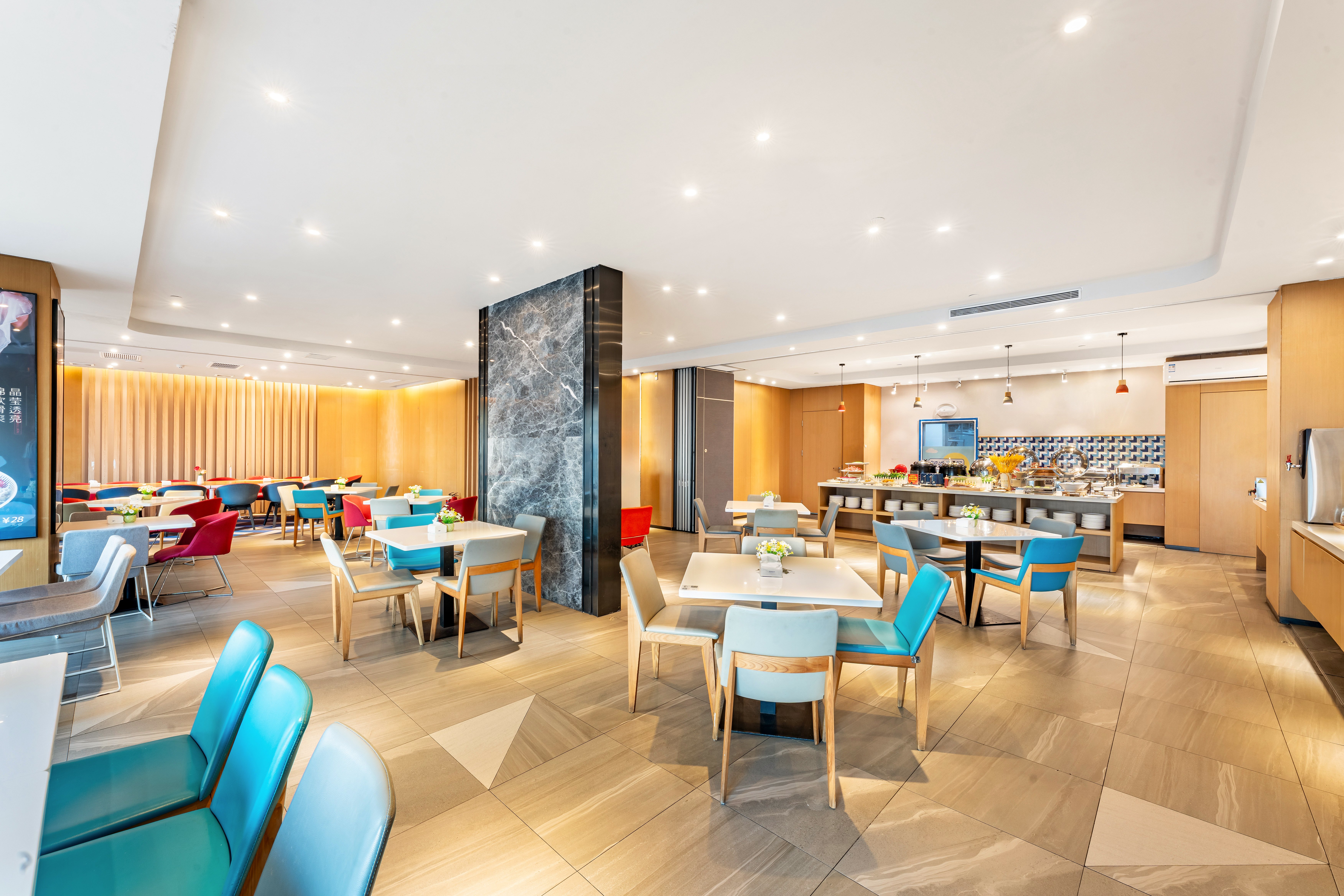 HOLIDAY INN EXPRESS SANYA BAY 42/50