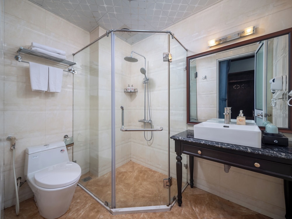 HANOI CHIC BOUTIQUE HOTEL 71/74