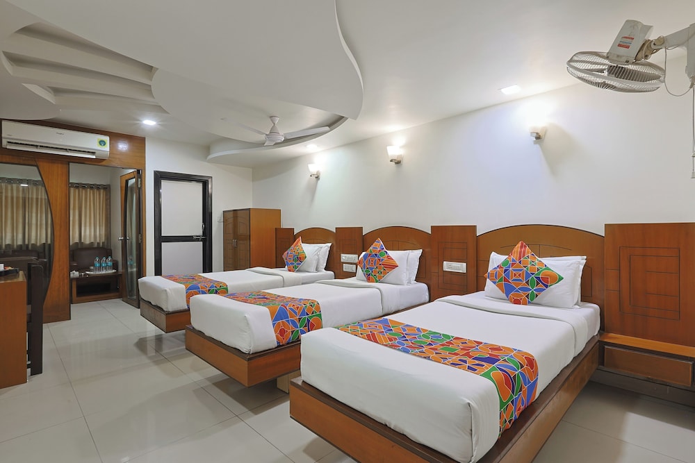HOTEL AMBASSADOR VADODARA 20/50