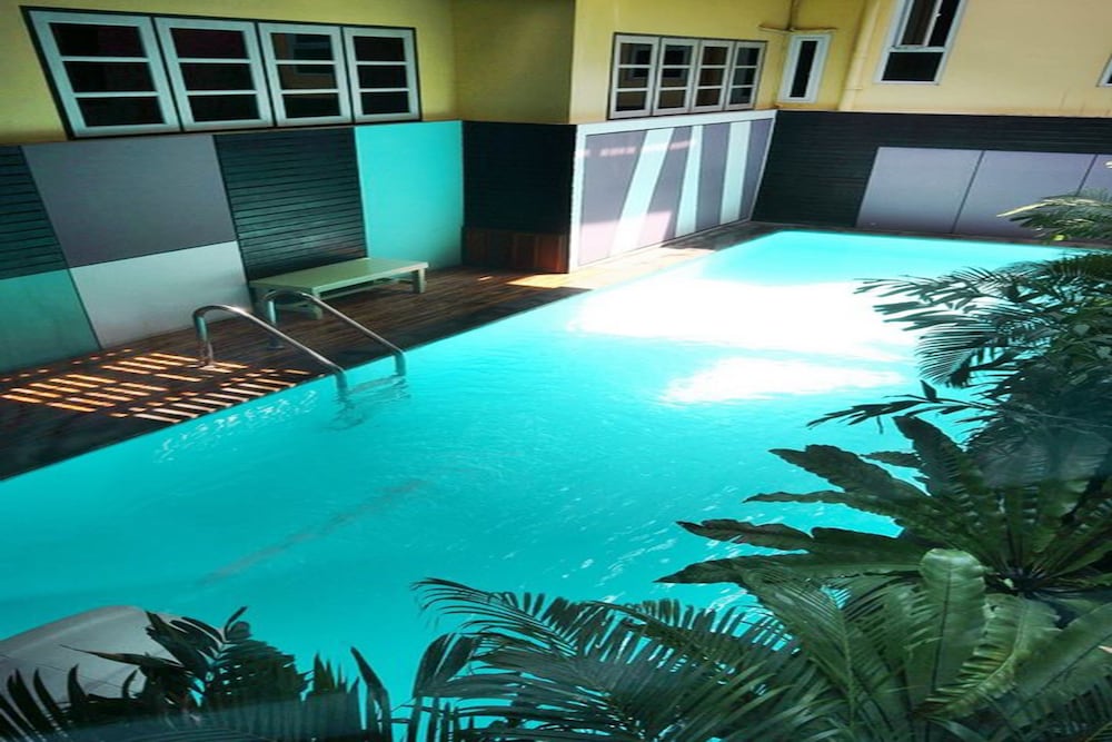 S2 Hotel 3/68