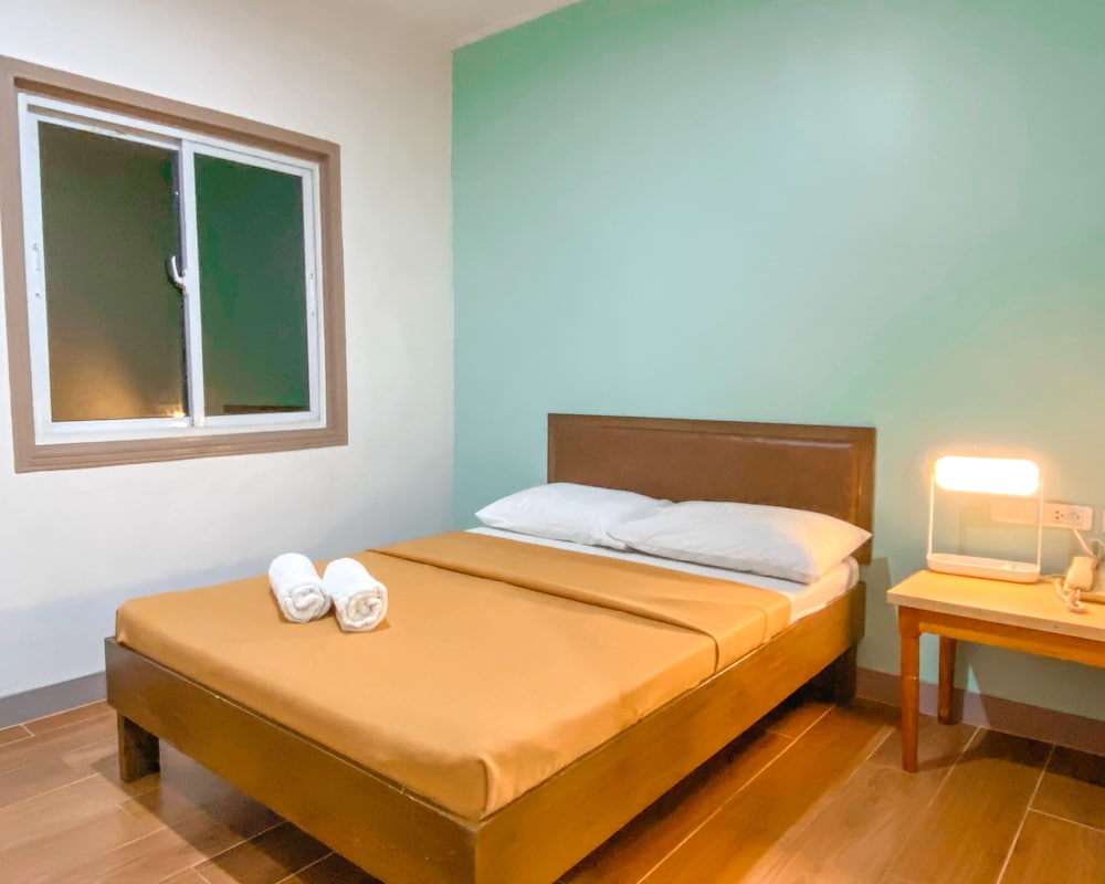 Metro Pines Inn 33/46