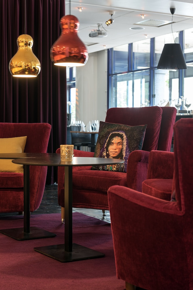 Quality Hotel Grand Boras 24/37