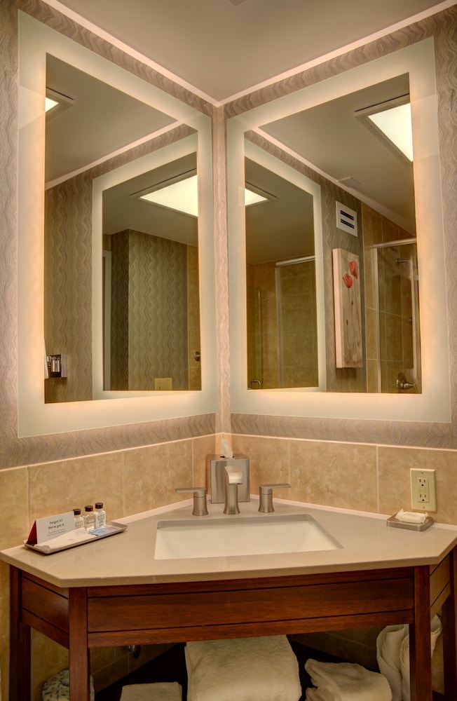 Crowne Plaza Hotel Knoxville Downtown University 10/81