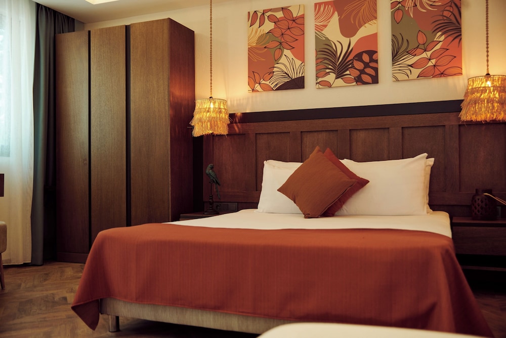 Parmos Otel 6/50