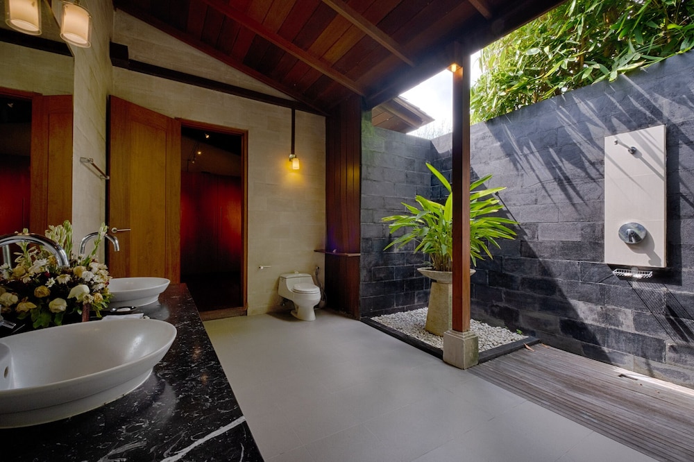 Kutus Kutus Ketewel Villa 32/34