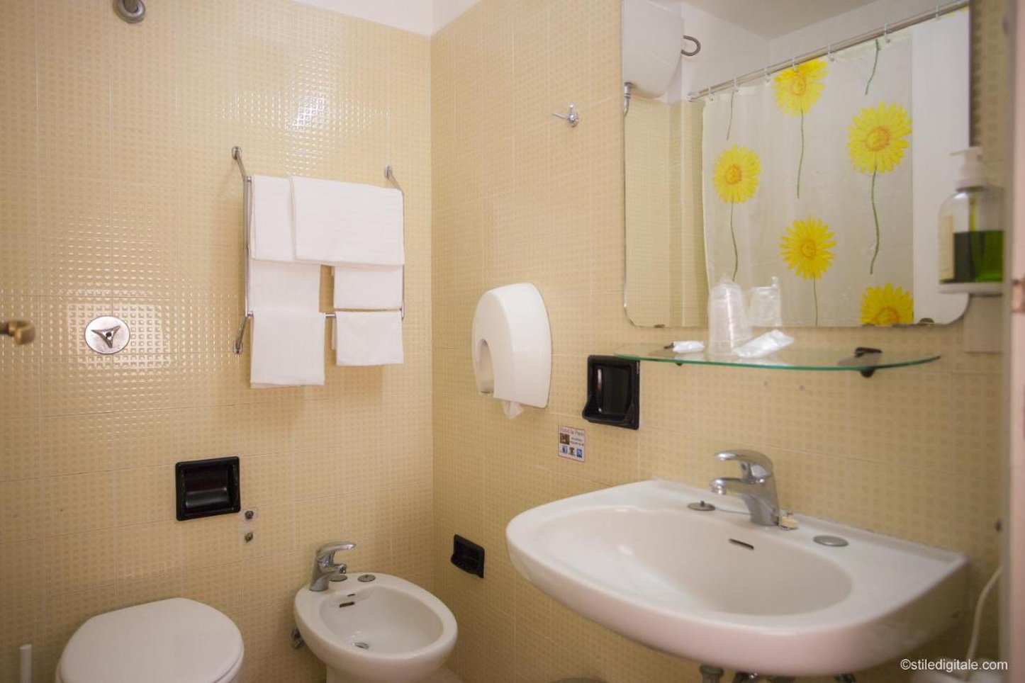 La Pace Hotel 120/122