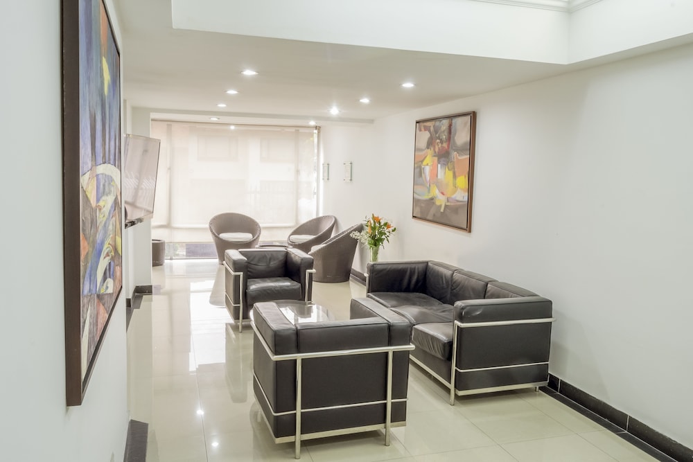 Regency Suites Hotel Boutique 36/53