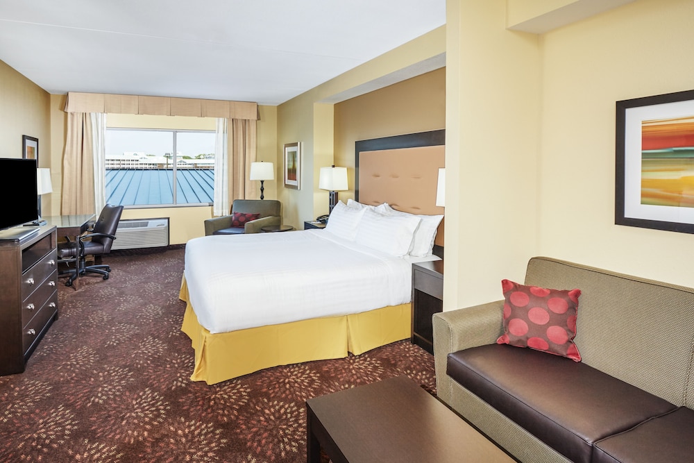 Holiday Inn Express Suites Sandusky 17/42