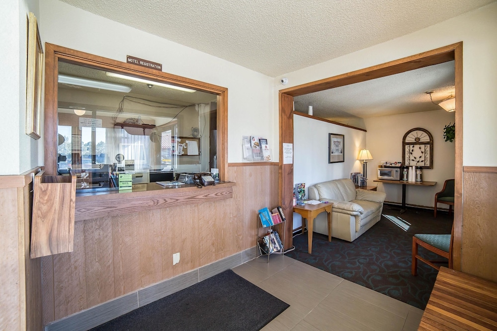 Rodeway Inn Cheyenne I-80 East 8/29