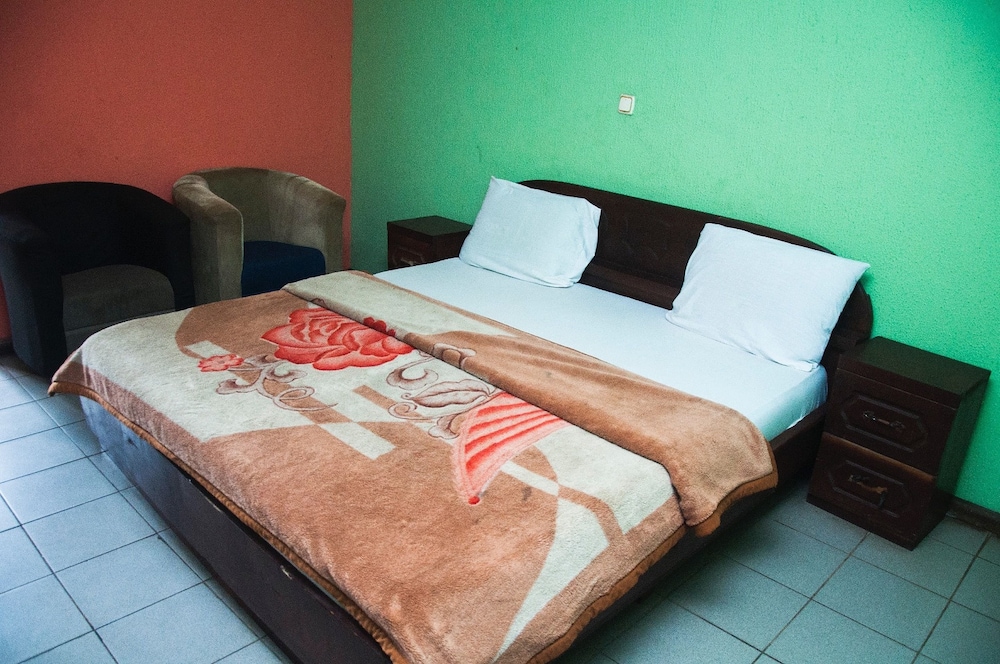 Alfoscar Hotel & Suites 8/26