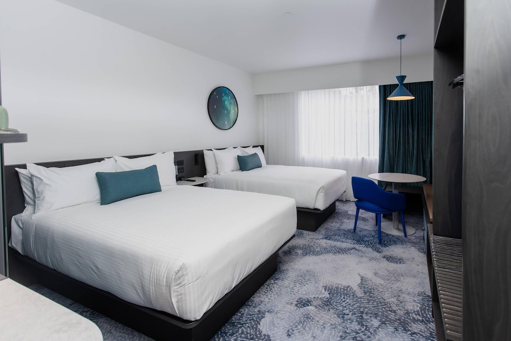 Superior, Twin Beds