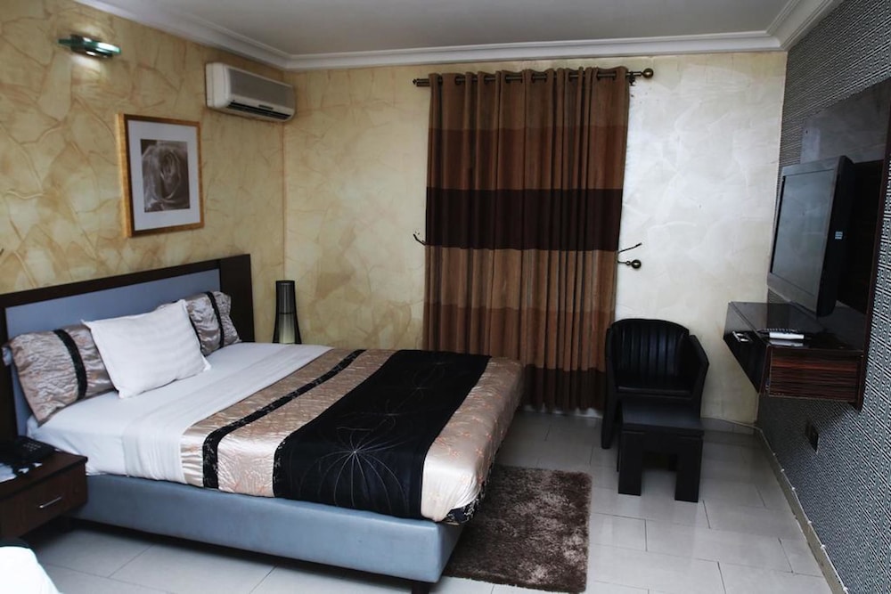 BUSINESS, DOUBLE BED
