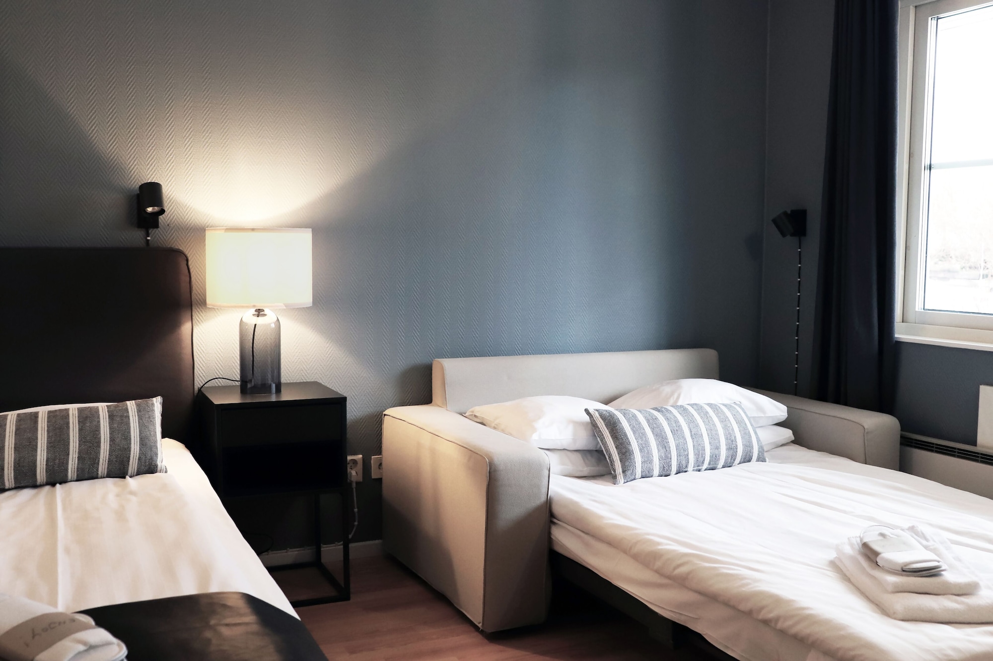 غرفة عائلية بسرير مزدوج مع أريكة، Hotell Miskarp 3/7