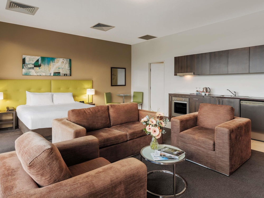 Mercure Melbourne Caroline Springs 28/48