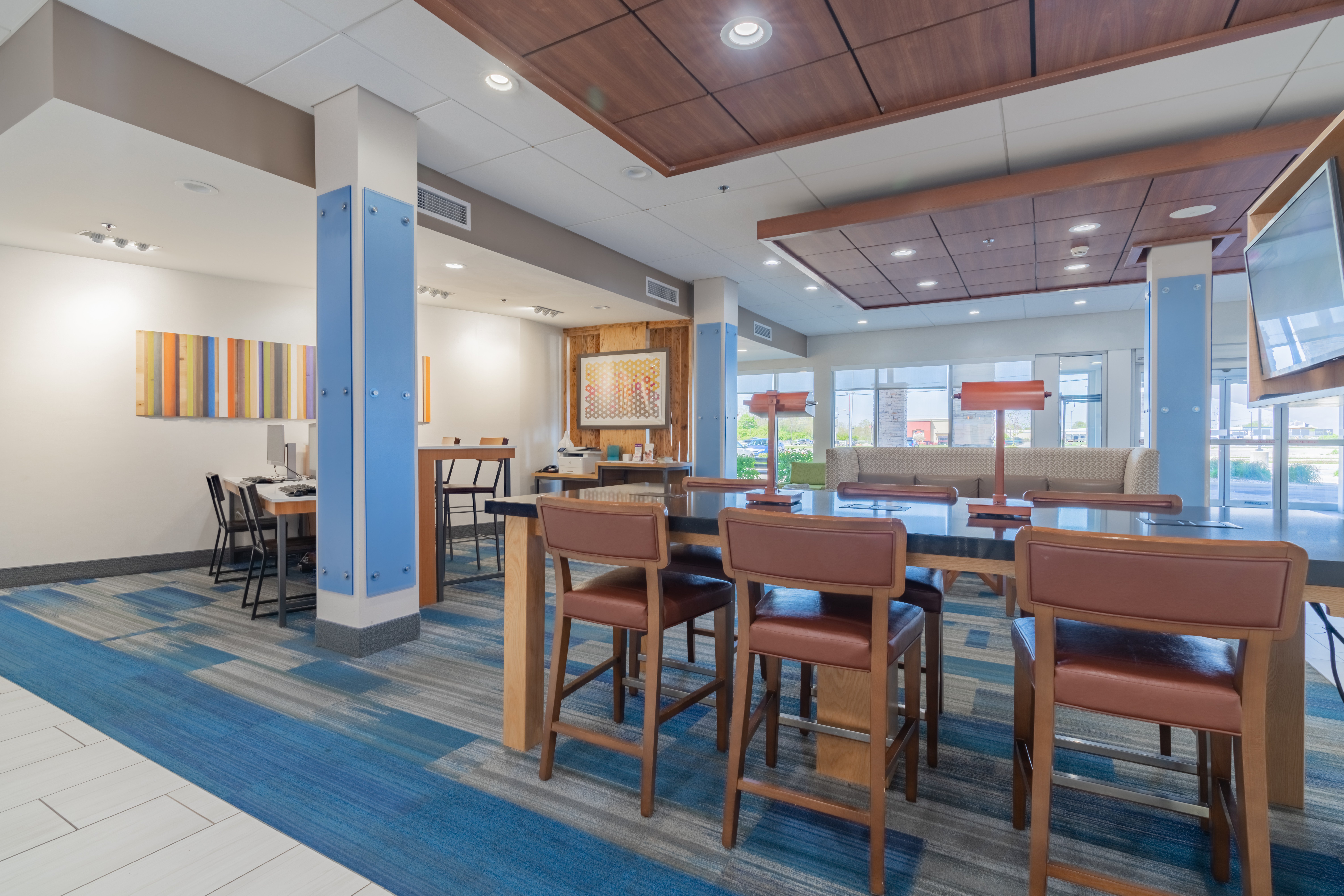 Holiday Inn Express & Suites Marion 37/65