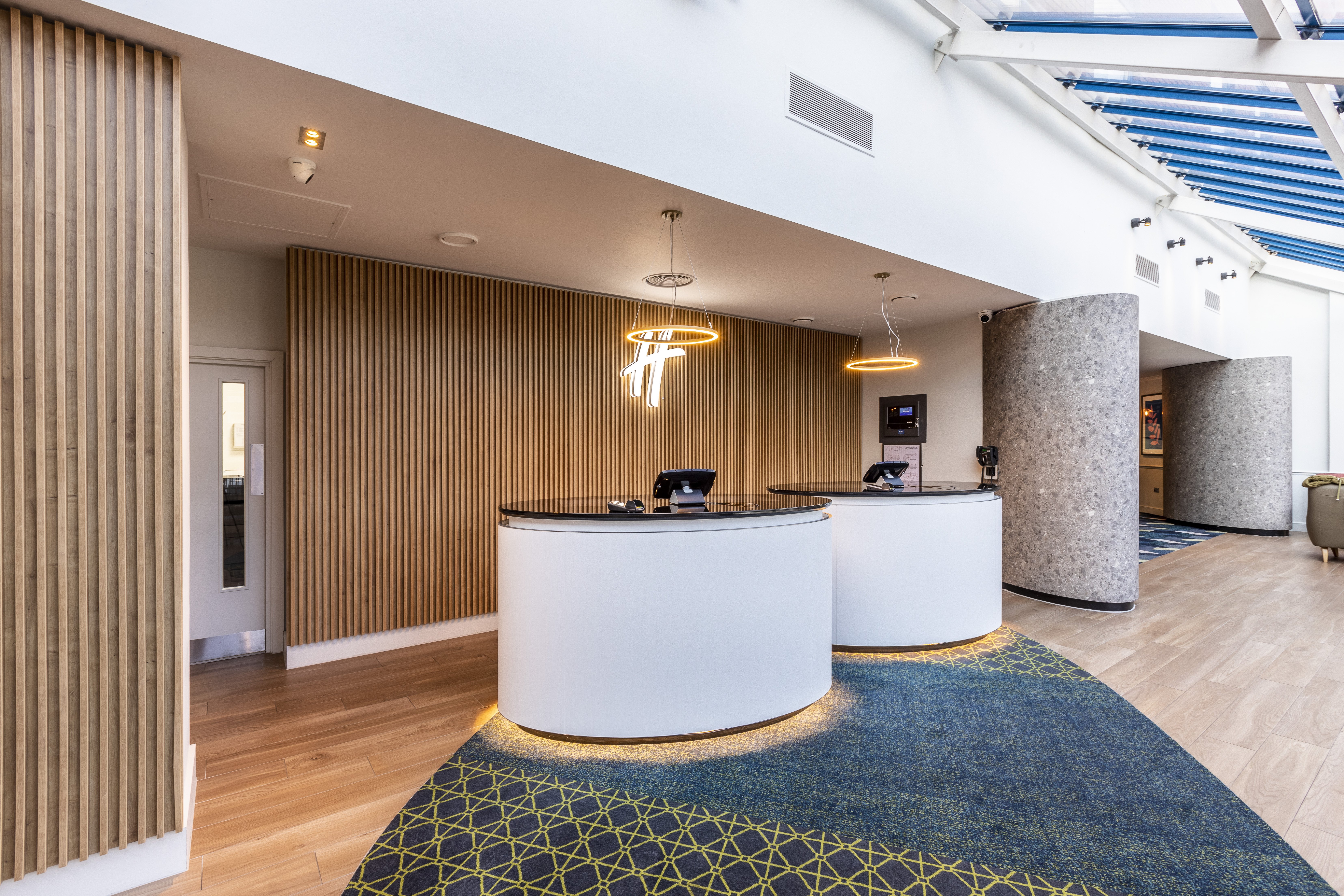 Holiday Inn London Sutton 7/73