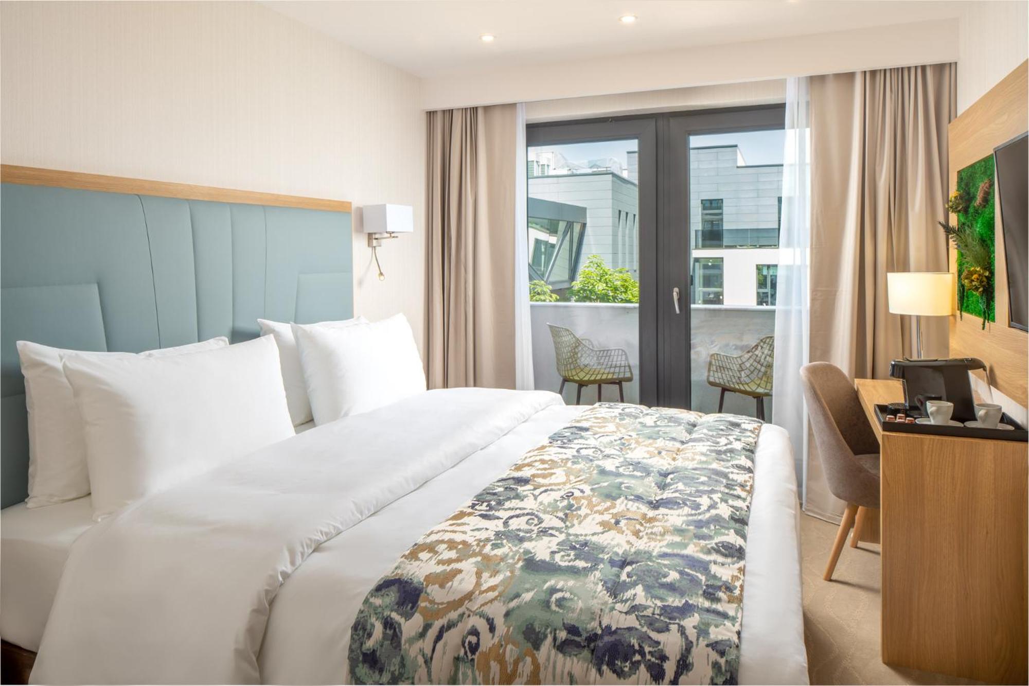 Room, Double Bed, Balcony