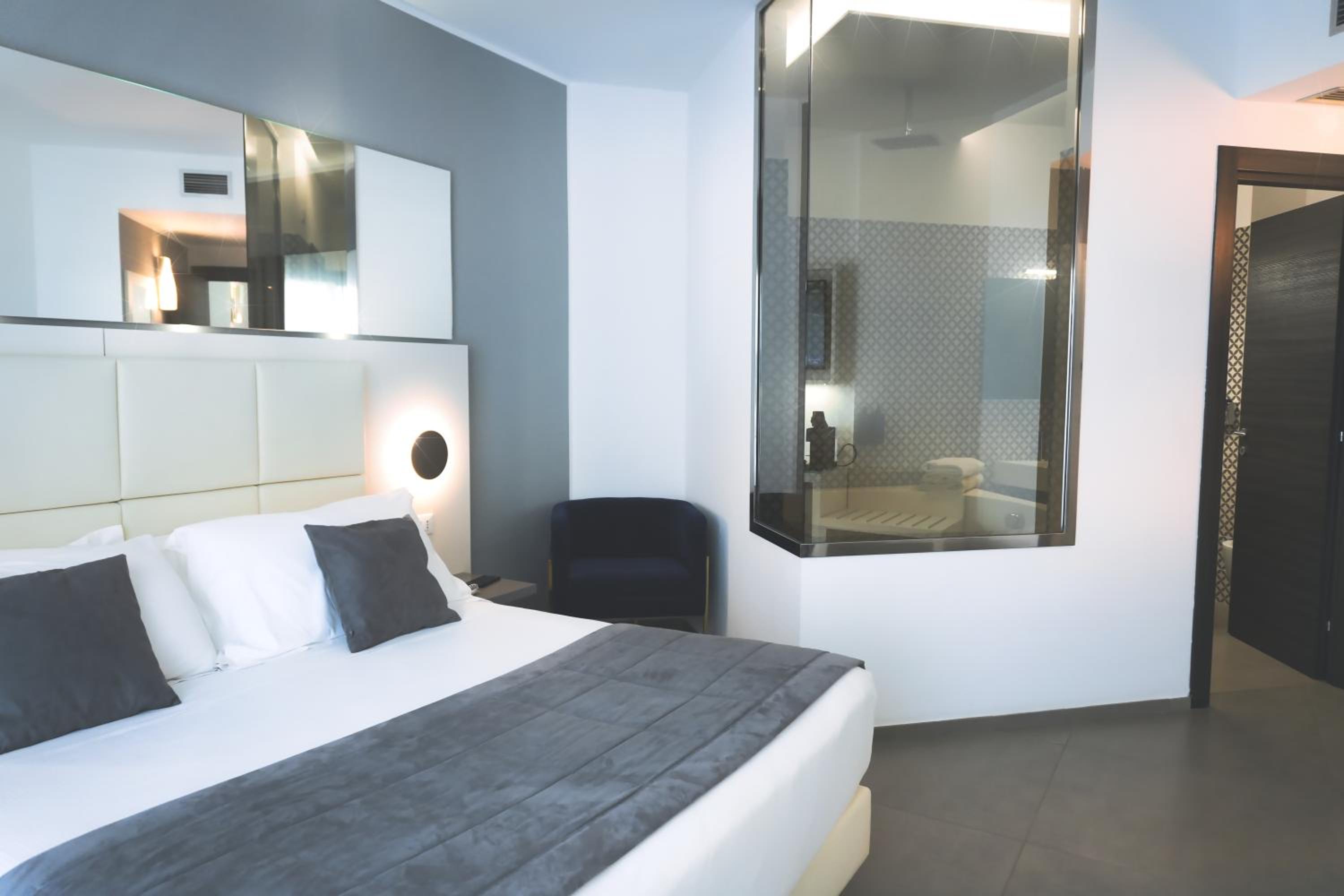 The Level, Spa, Suite