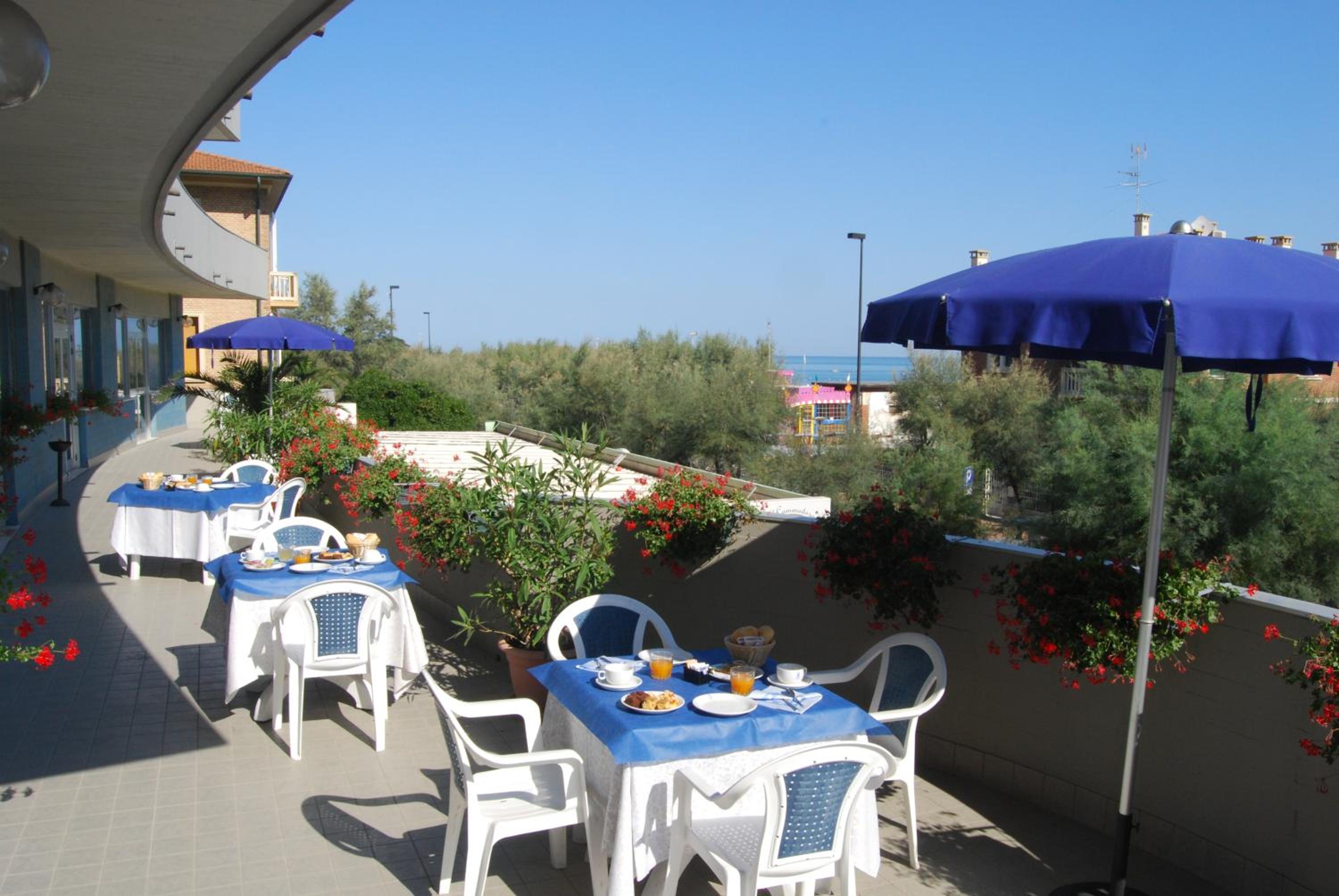 Hotel Caravelle Pesaro 34/44