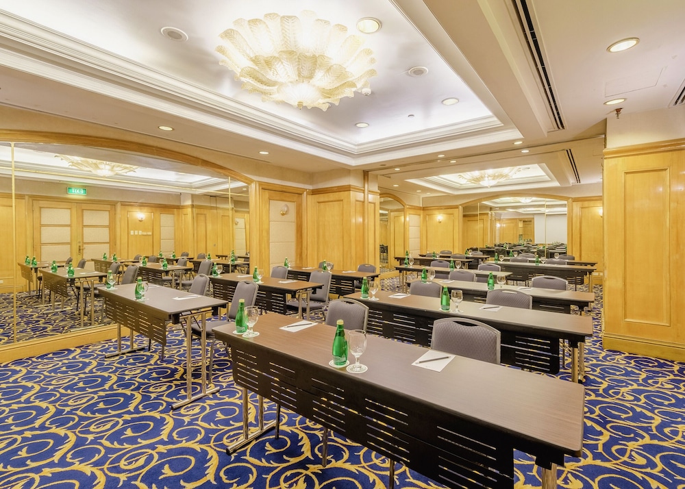 Richmonde Hotel Ortigas 61/64