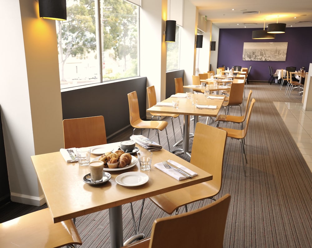 Mercure North Melbourne 42/63