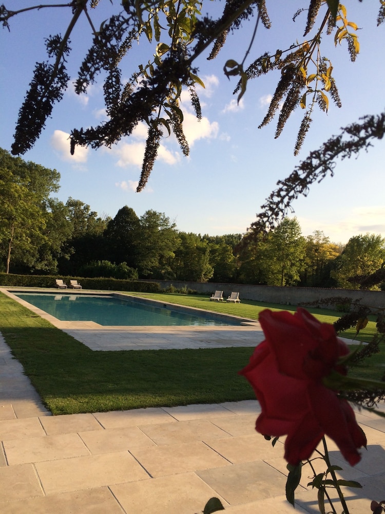 Relais Du Silence Chateau de Perreux 44/50