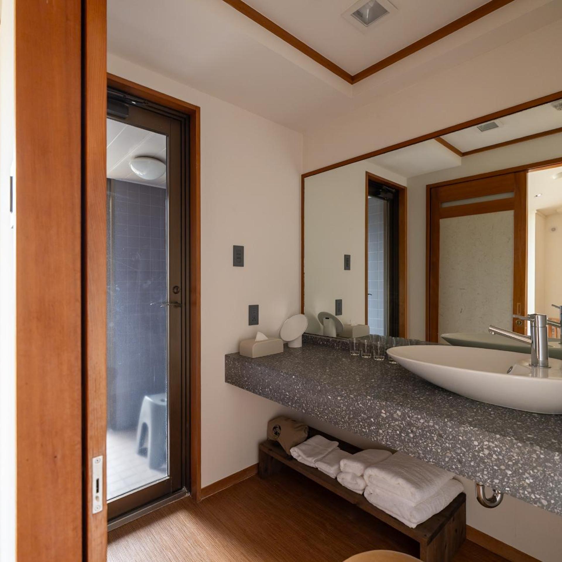 IZU RETREAT by Onko Chishin 50/51