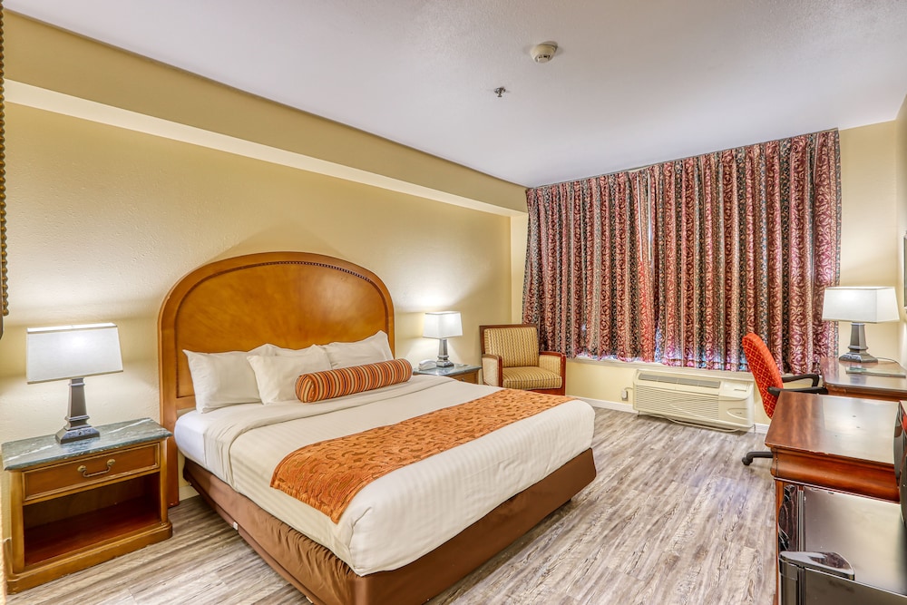 Americas Hotel El Paso Medical Center 11/25