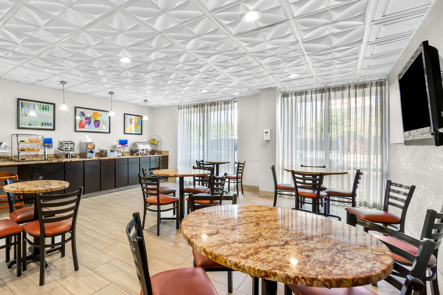 Best Western Knoxville Suites - Downtown 33/39