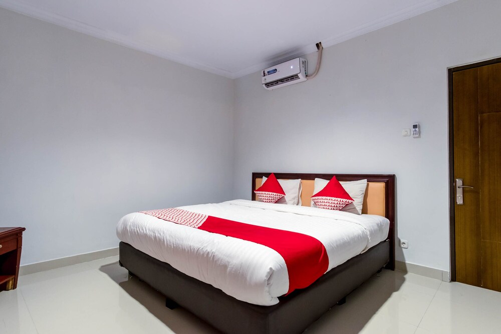 OYO 283 Helvetia Residence 37/56