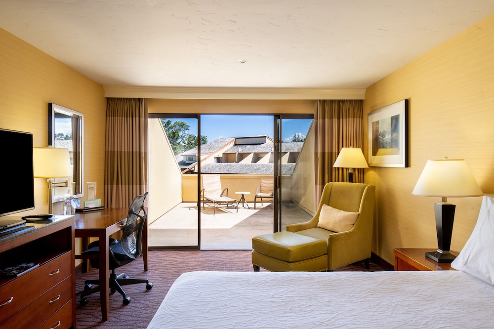 Hilton Garden Inn Monterey 38/58