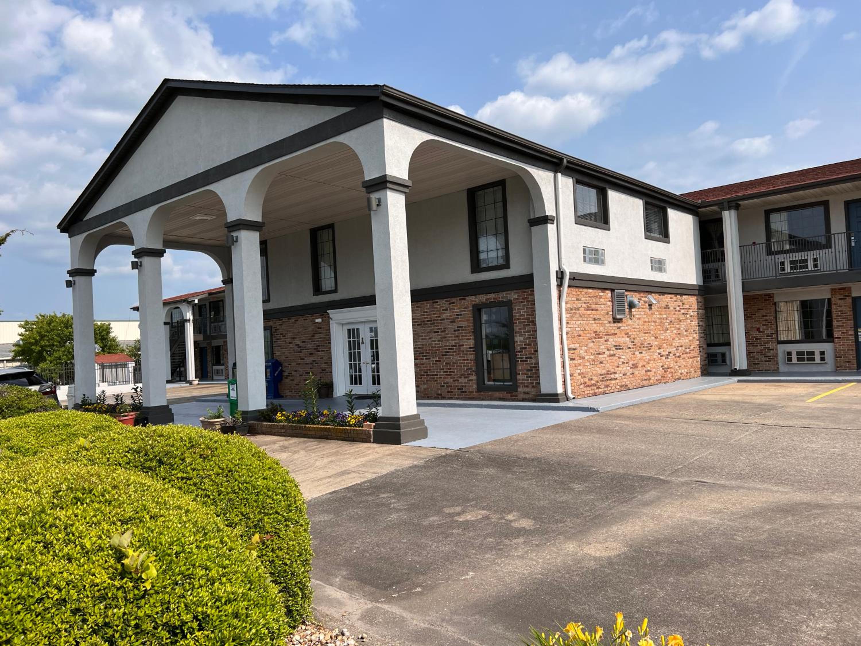 Americas Best Value Inn Blue Ridge 21/23