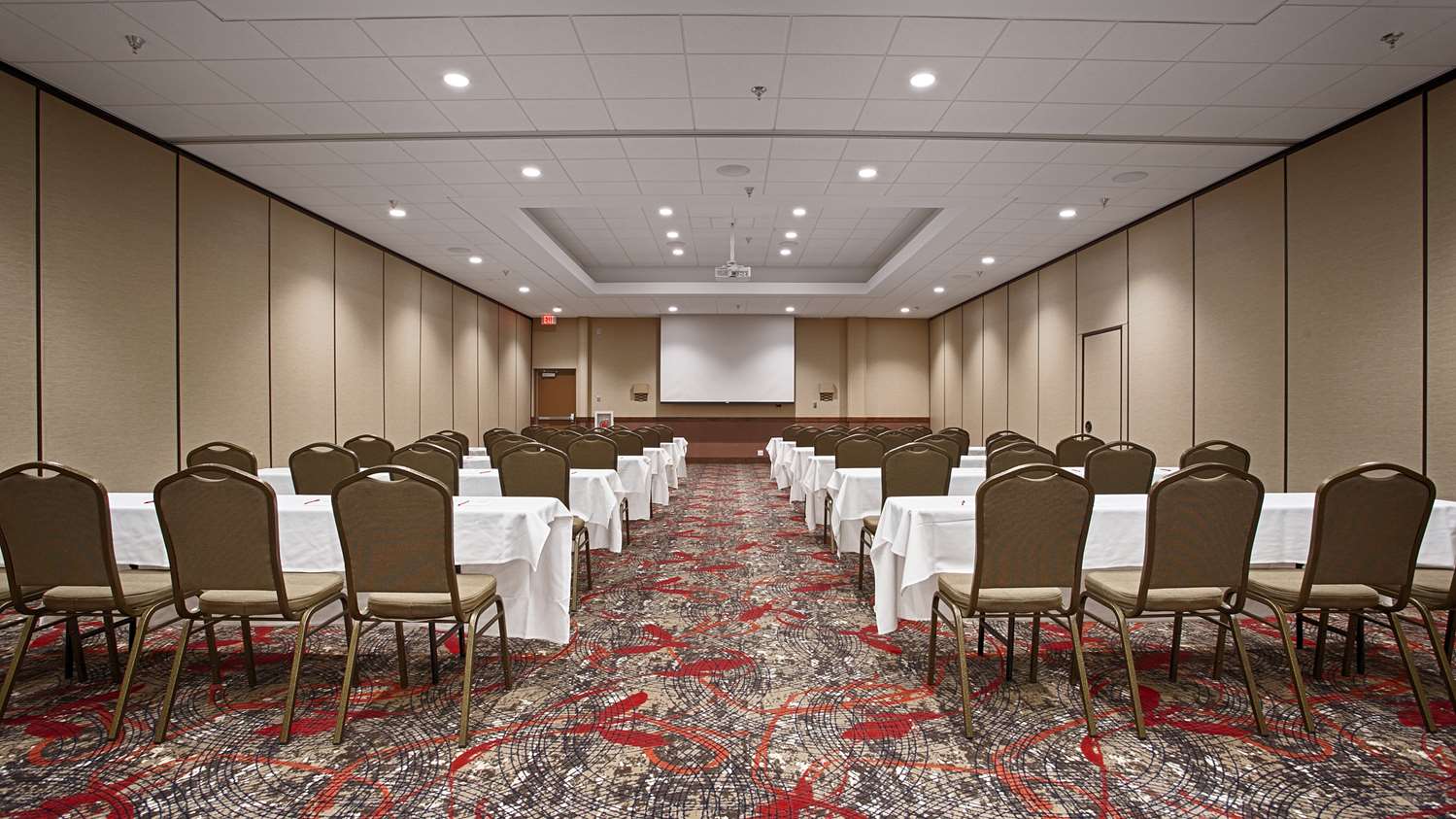 Best Western Plus Willmar 46/58