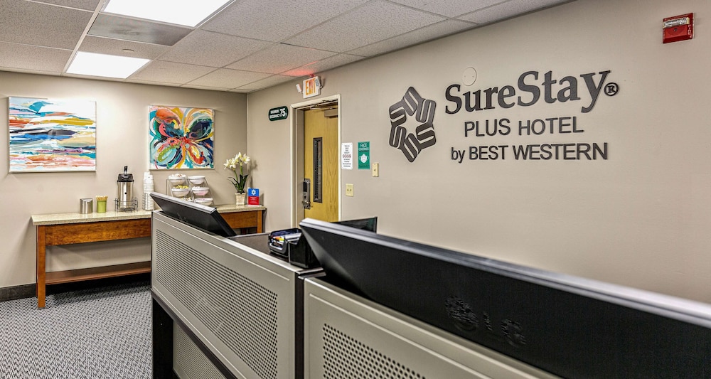 SureStay Plus Hotel by Best Western SeaTac Airport 16/30