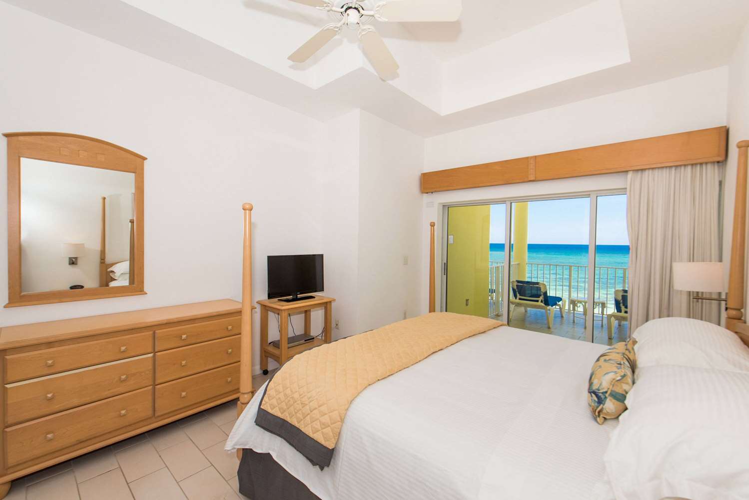 The Reef Beach Resort 19/65