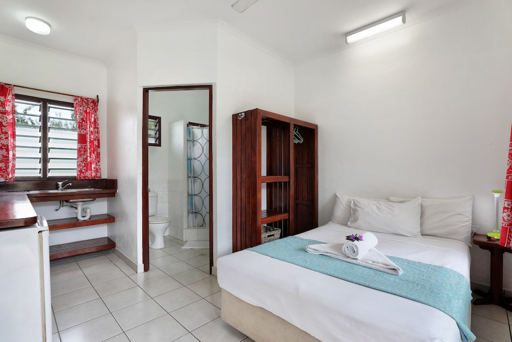Beachfront Resort 10/50
