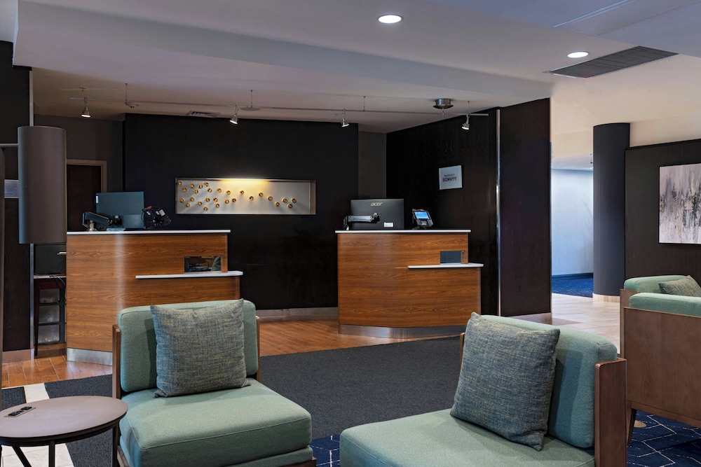Courtyard Marriott Aksarben Village 6/50