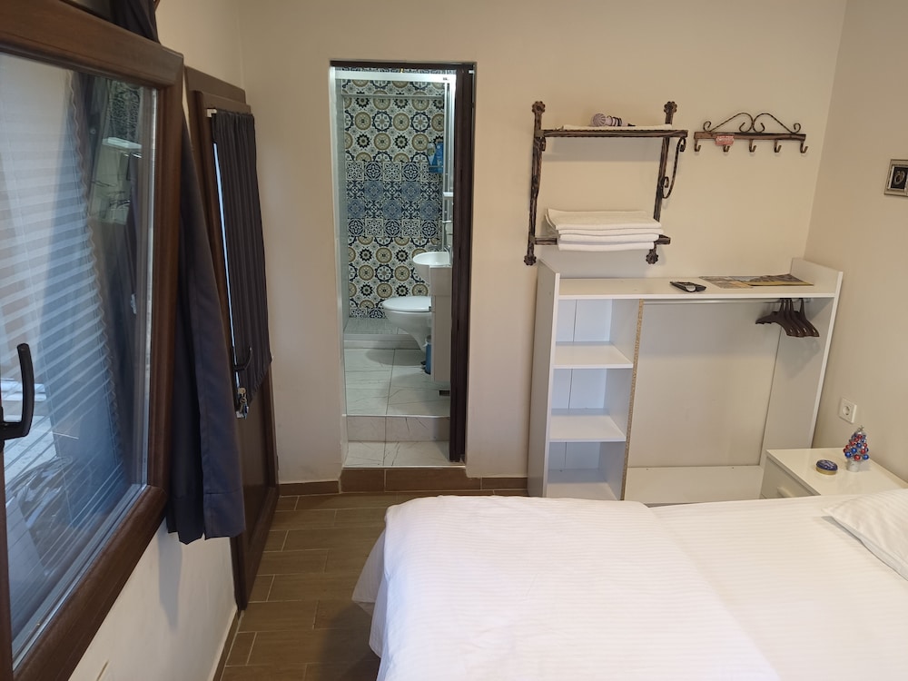 Ena Serenity Boutique Hotel 34/73
