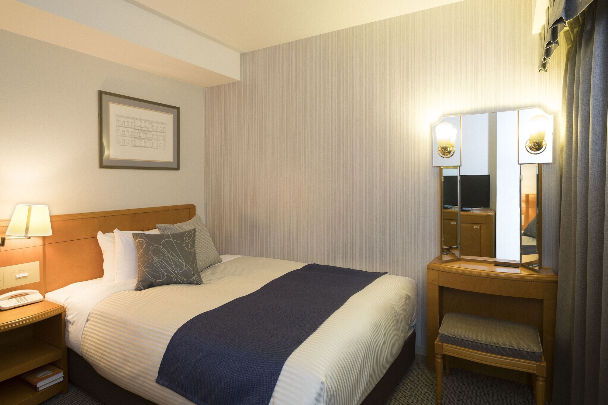 ROOM, DOUBLE BED
