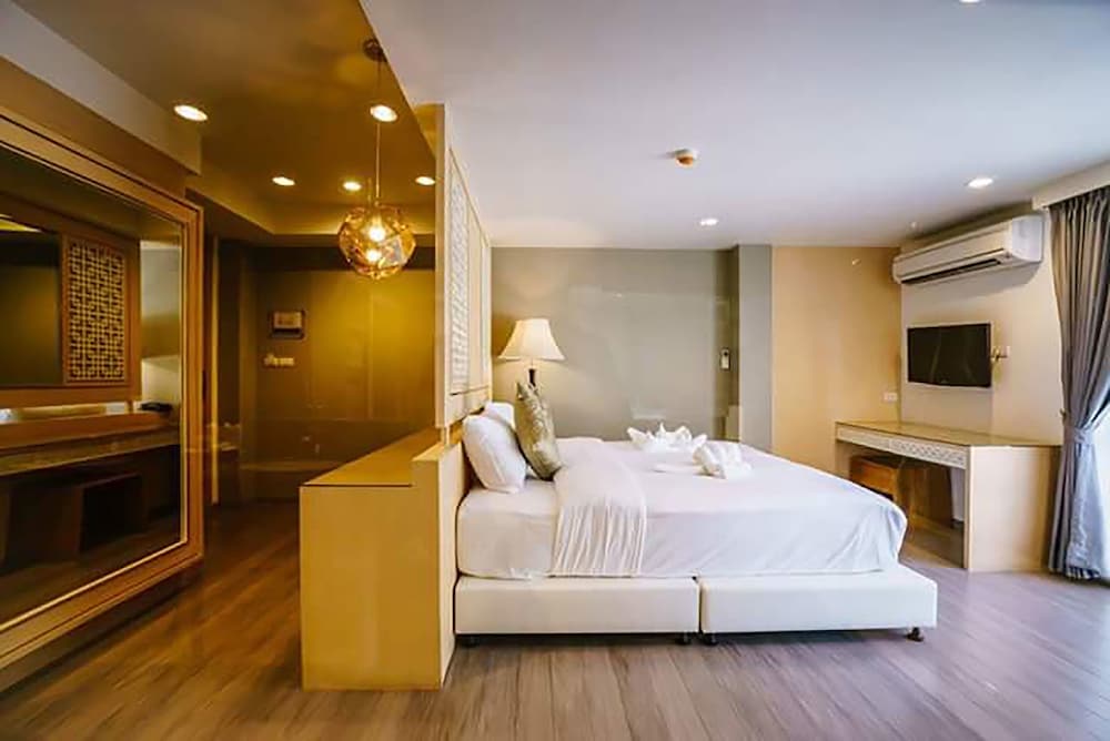 Moon Dragon Hotel 20/63