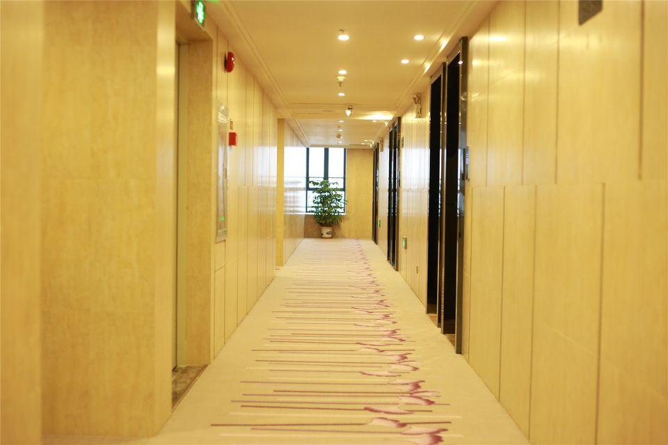 Lavande Hotel Guangzhou South High Speed Railway Station Shibi Metro Station 48/59